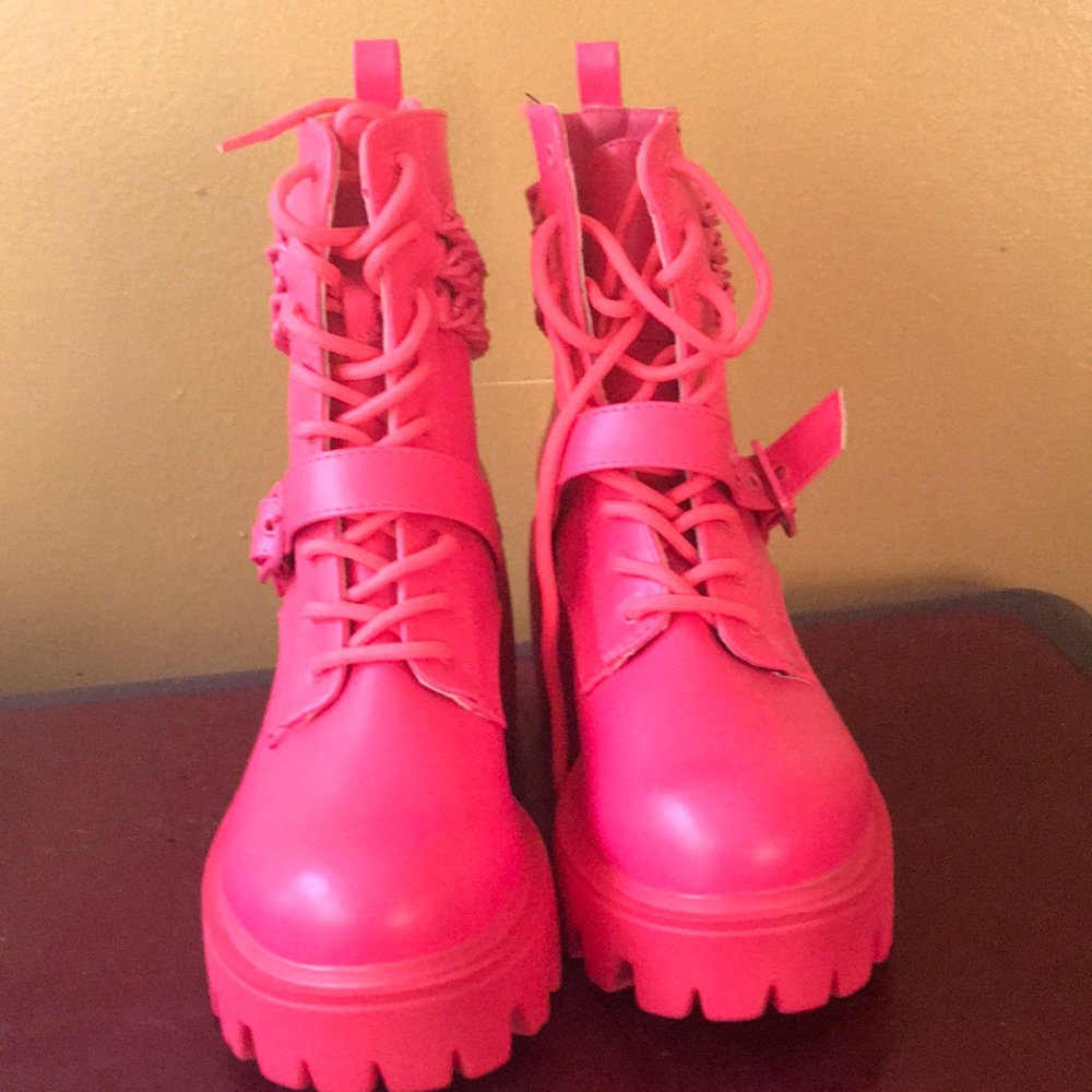 Fun shoes for a fun woman. #pink #boots #barbie #barbiepink #platform #heels